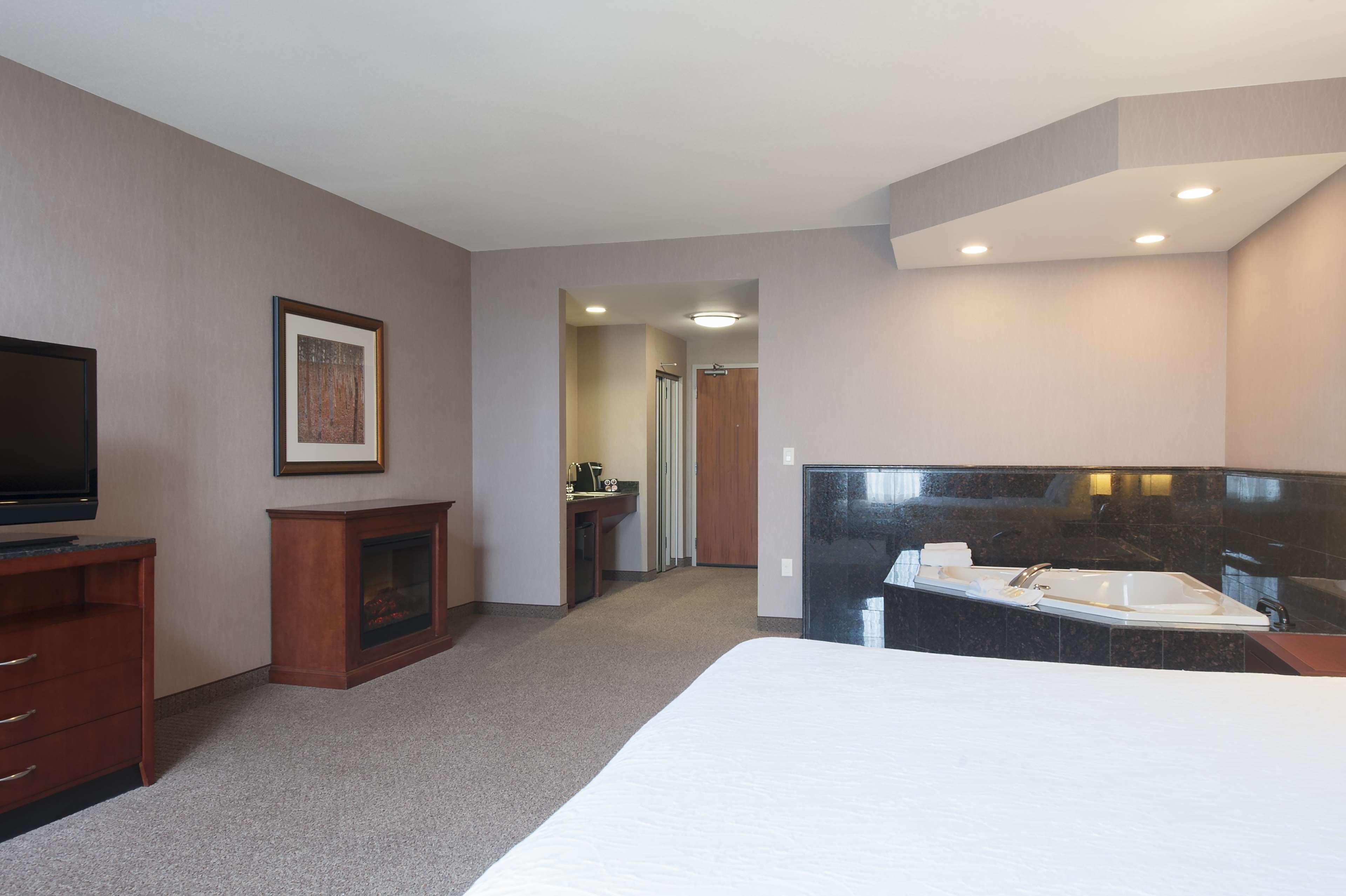 Hilton Garden South/greenwood Hotel 3*