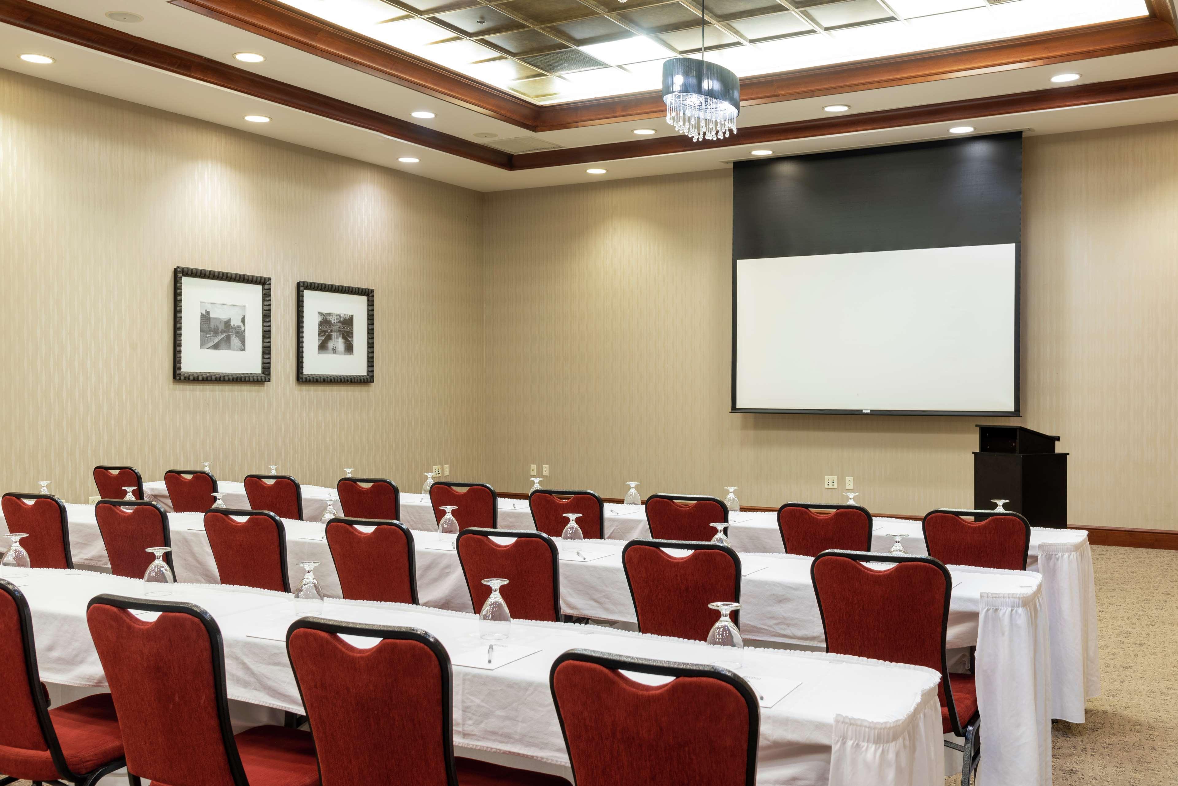 Hilton Garden South/greenwood Hotel 3*