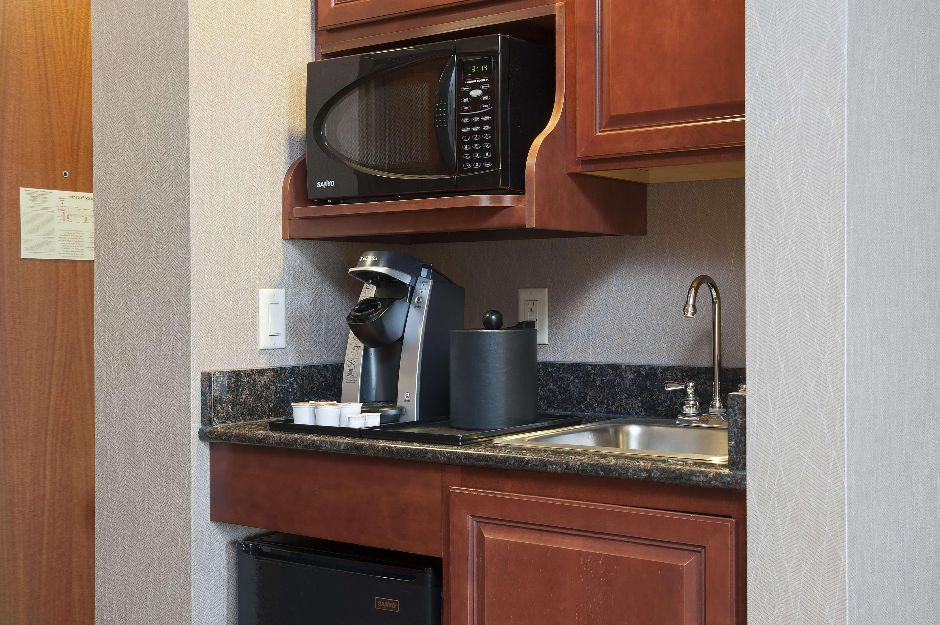 Hilton Garden South/greenwood 3*