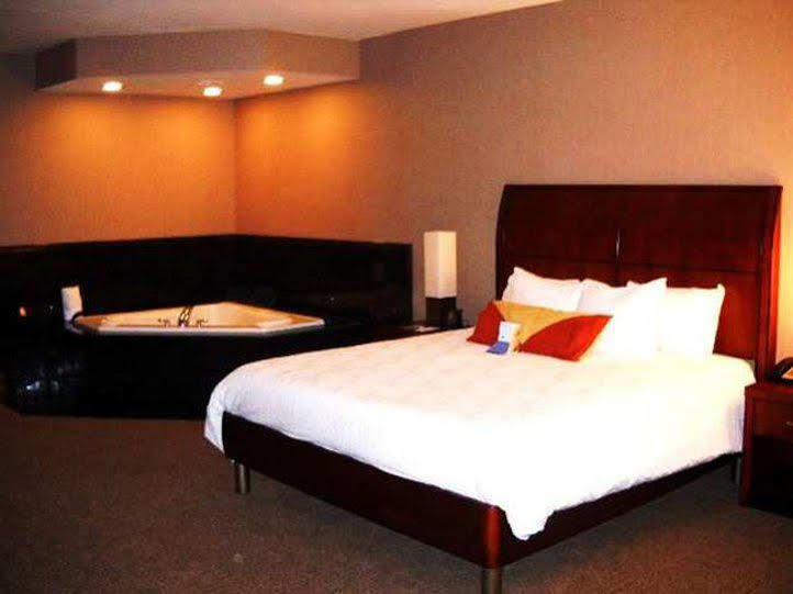 Hilton Garden South/greenwood Hotel 3*